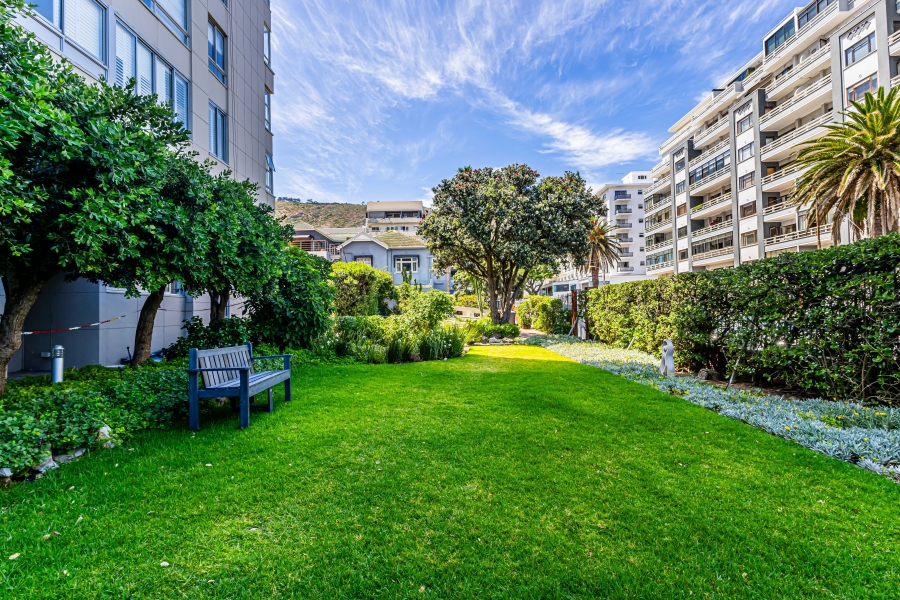 To Let 3 Bedroom Property for Rent in Sea Point Western Cape